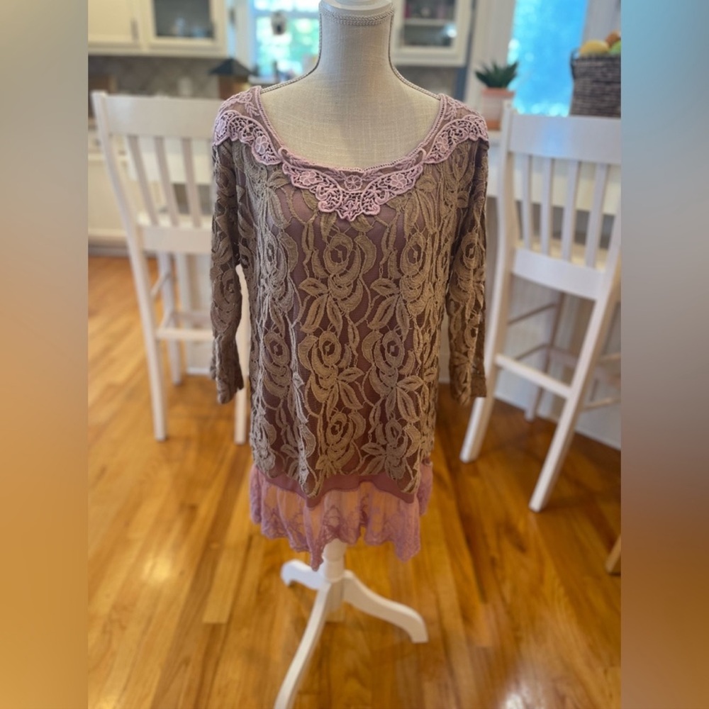 L&B tan and pink lace tunic top